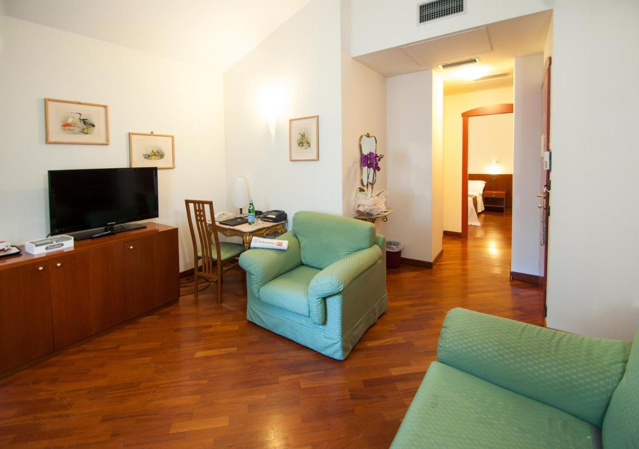 Alla Rocca Hotel Conference & Restaurant Bazzano Dış mekan fotoğraf