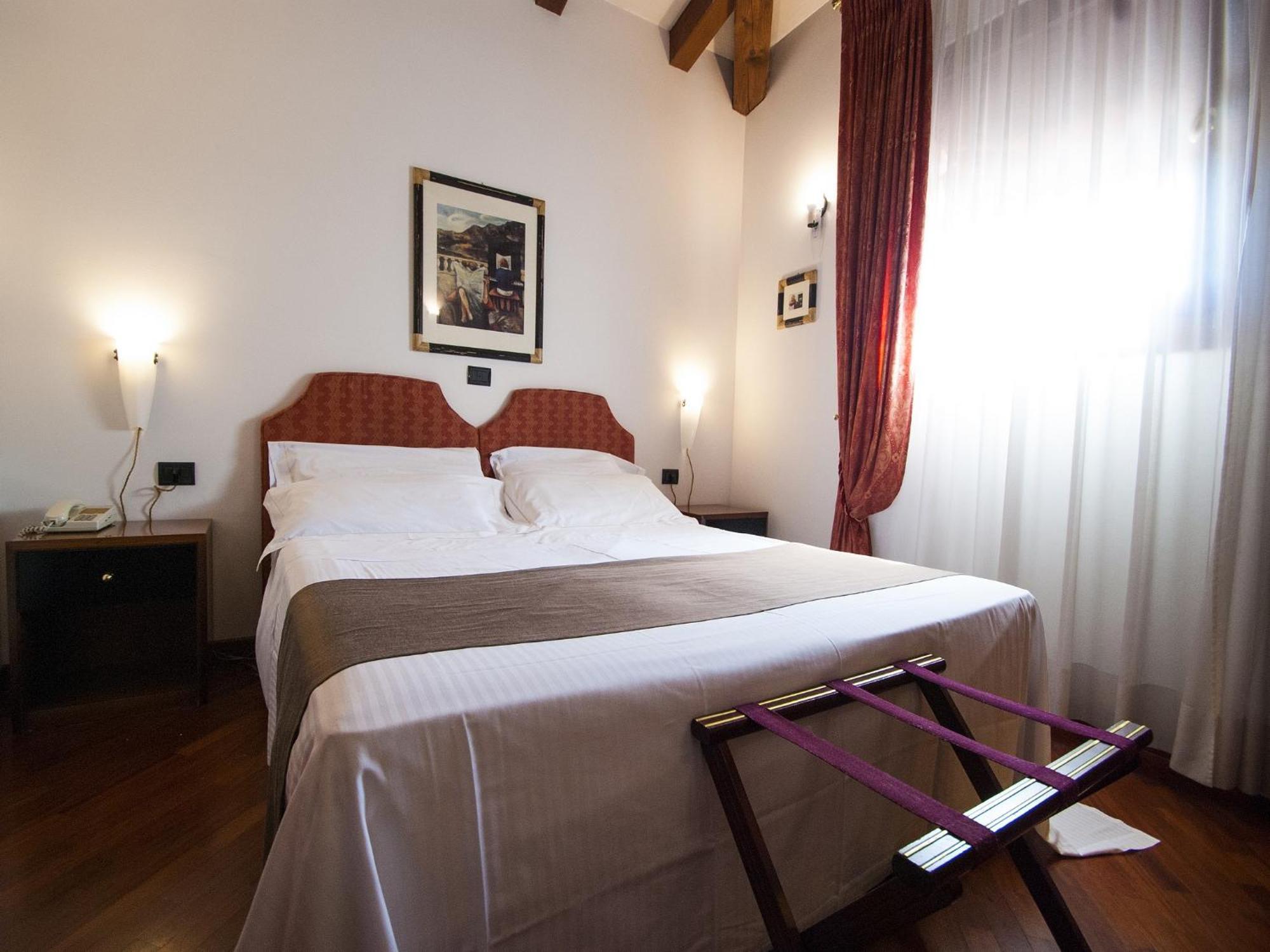 Alla Rocca Hotel Conference & Restaurant Bazzano Dış mekan fotoğraf