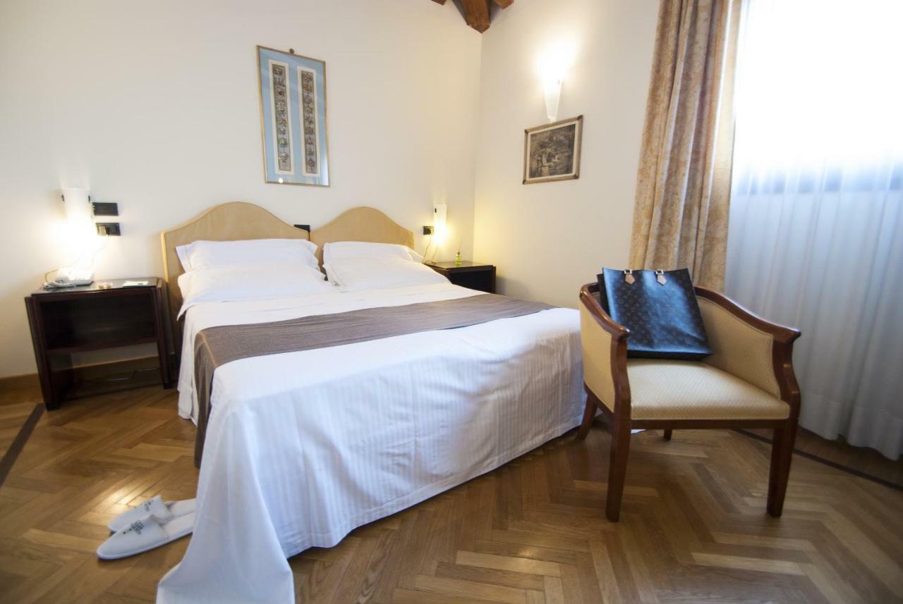 Alla Rocca Hotel Conference & Restaurant Bazzano Dış mekan fotoğraf