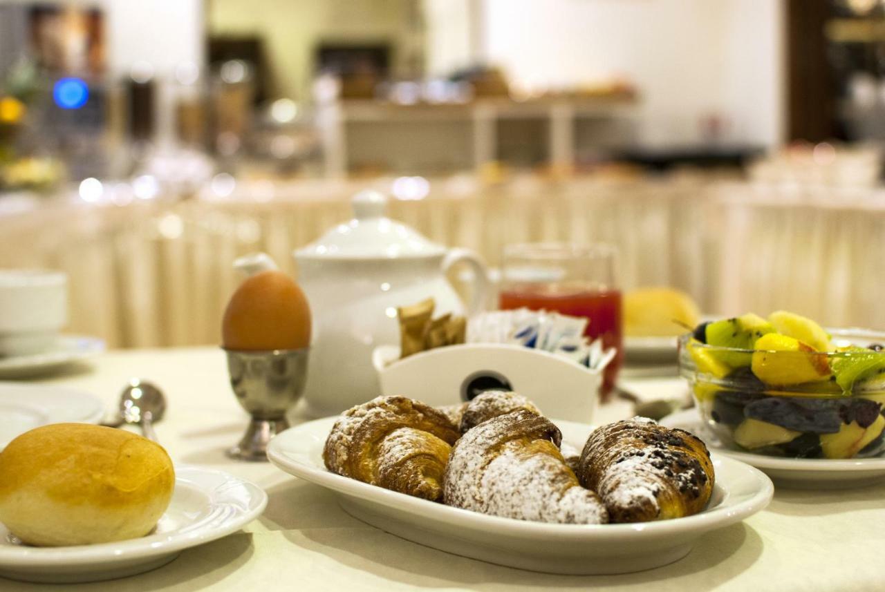 Alla Rocca Hotel Conference & Restaurant Bazzano Dış mekan fotoğraf