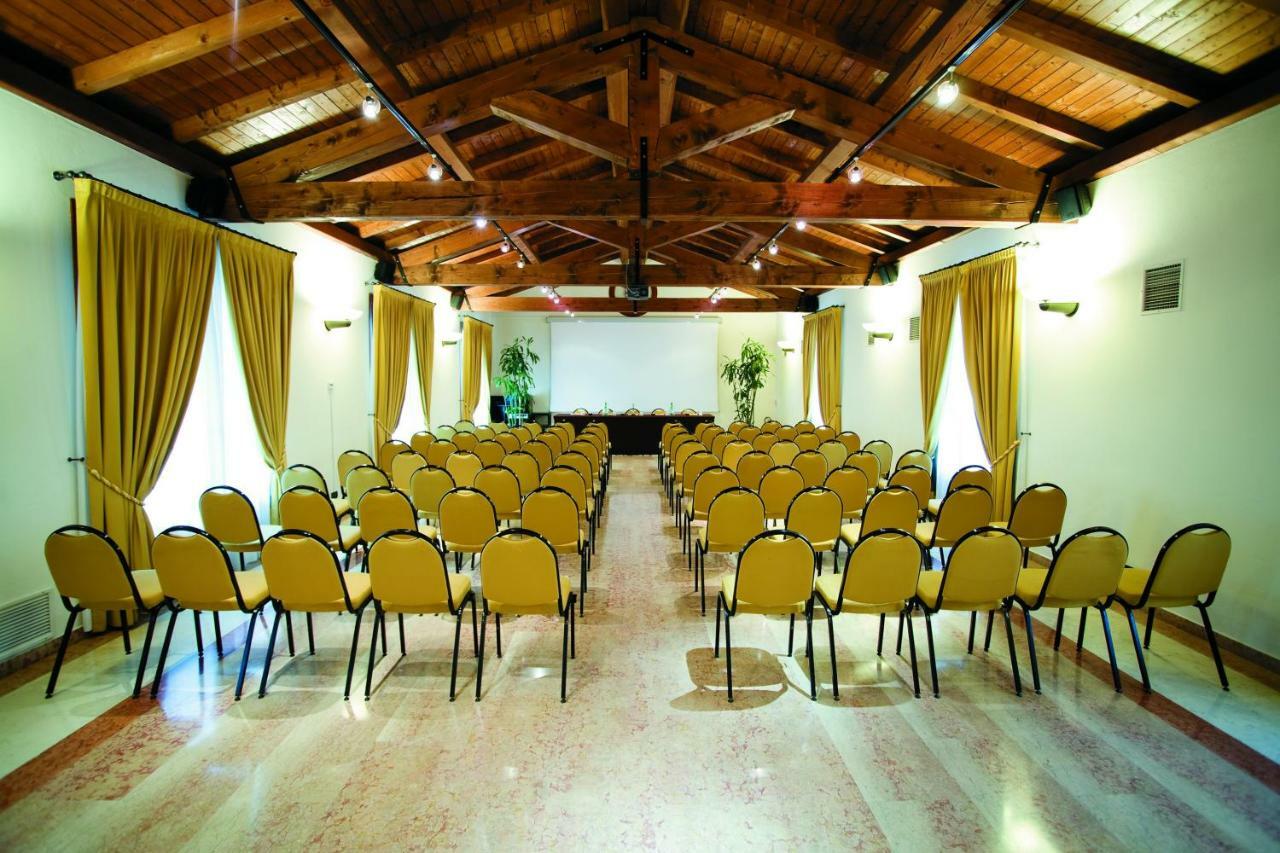 Alla Rocca Hotel Conference & Restaurant Bazzano Dış mekan fotoğraf
